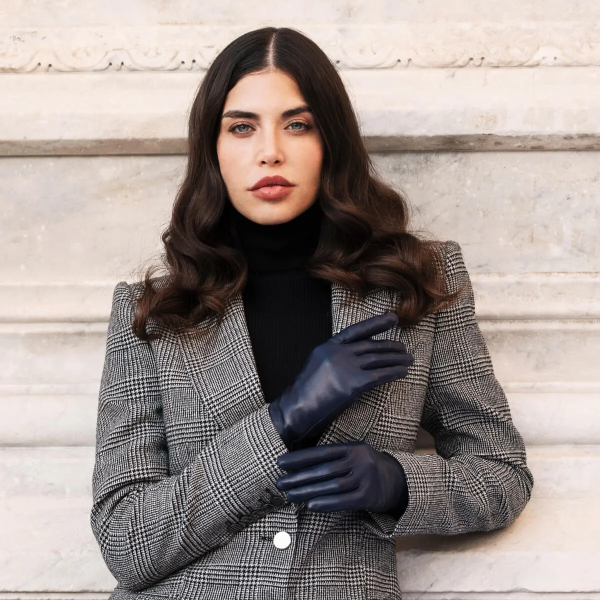 Isabella (navy) - Italian lambskin leather gloves with cashmere lining & touchscreen feature