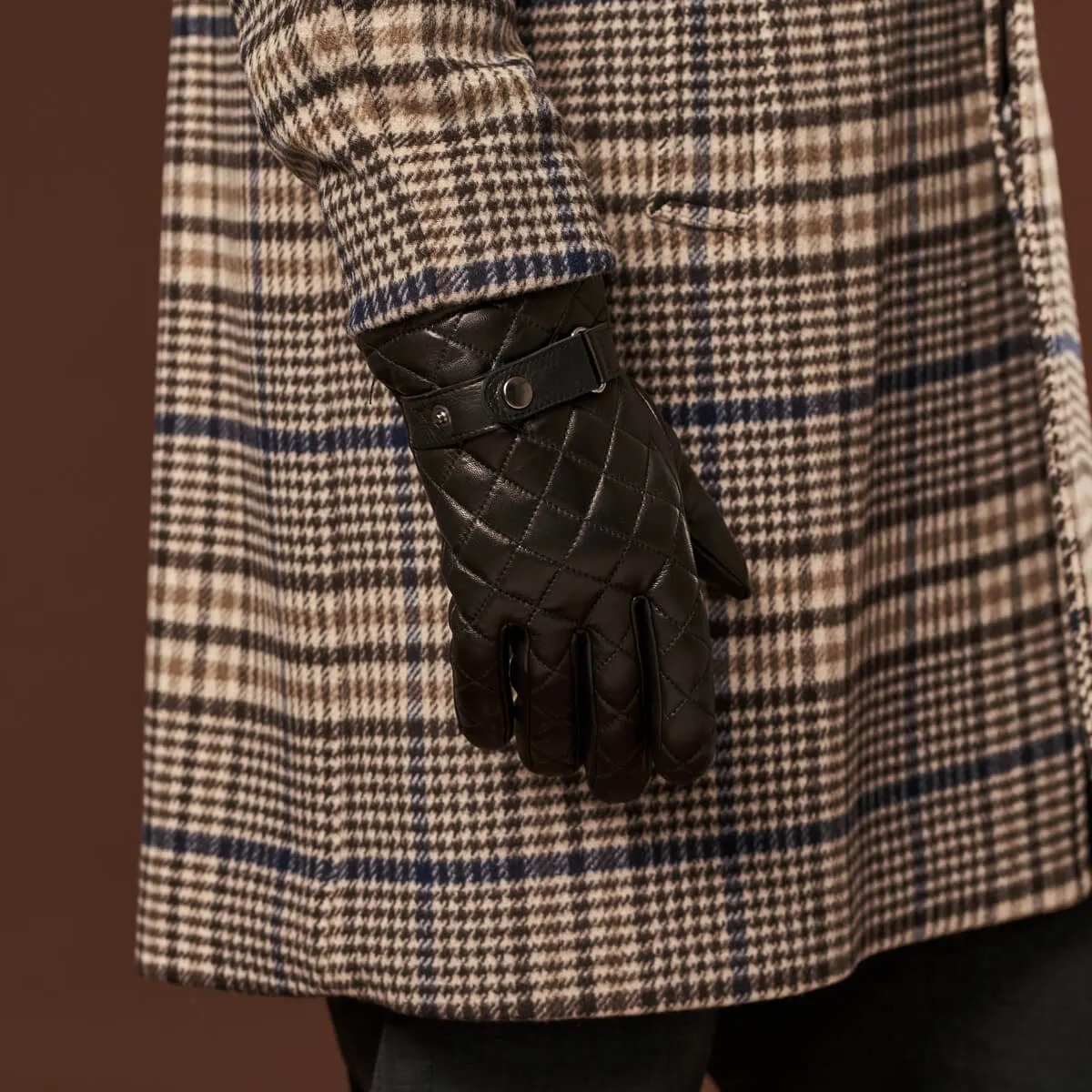 Luca (black) - Italian lambskin leather gloves with cashmere lining and checkered pattern