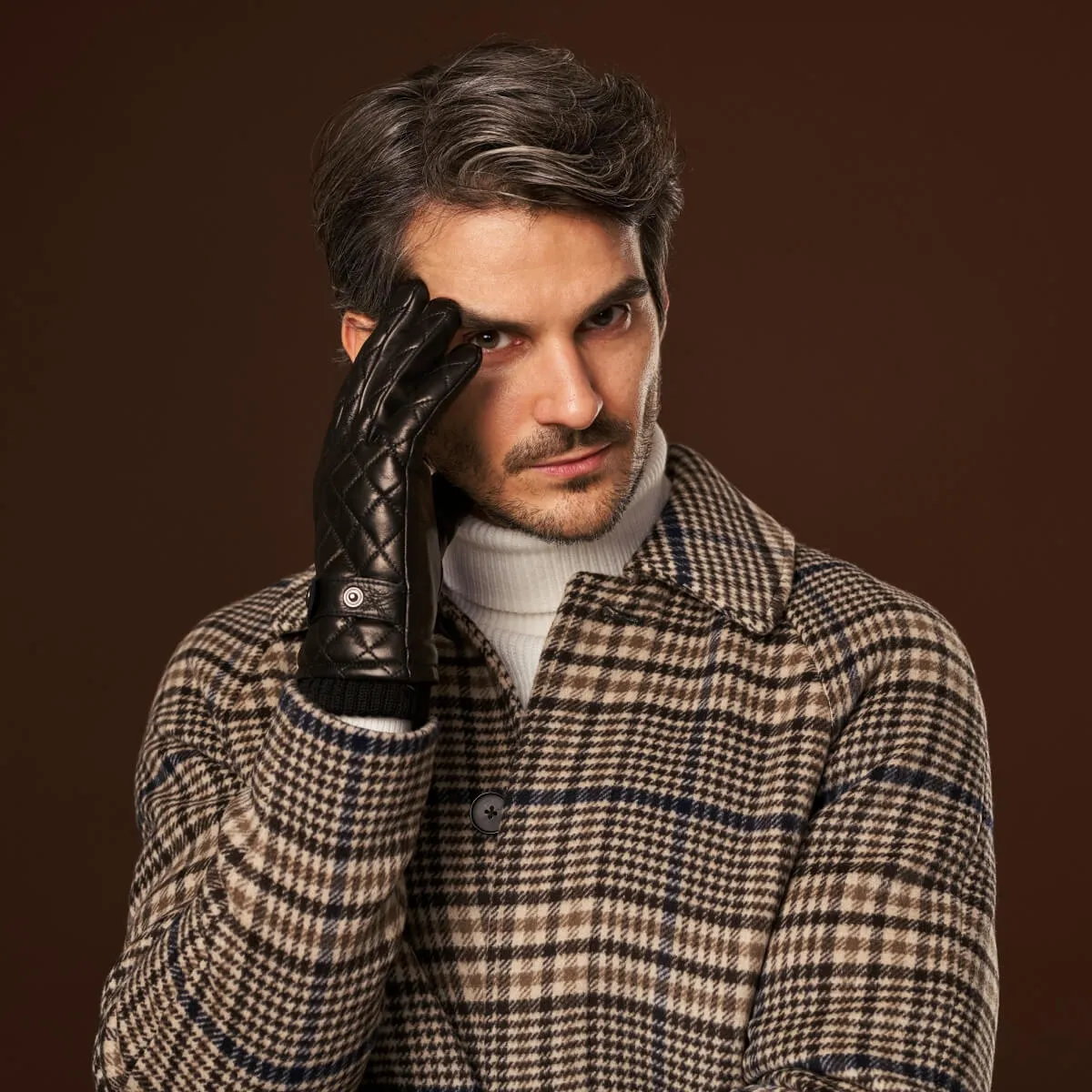 Luca (black) - Italian lambskin leather gloves with cashmere lining and checkered pattern