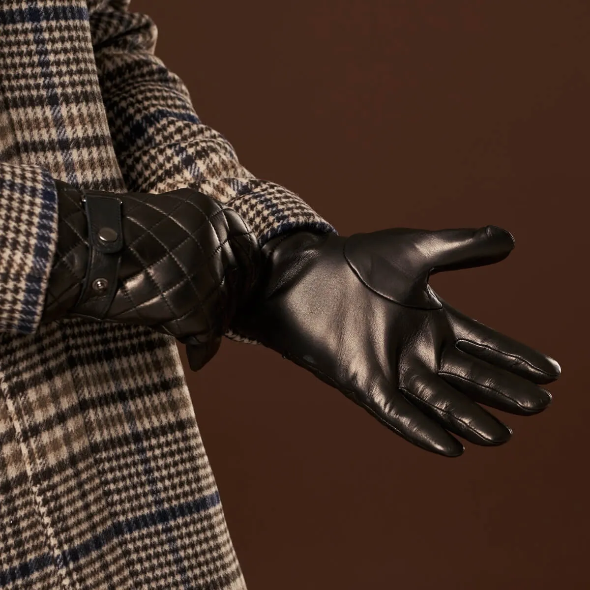 Luca (black) - Italian lambskin leather gloves with cashmere lining and checkered pattern